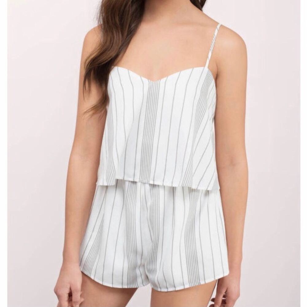 TOBI Mina Gray and White Striped Spaghetti Strap Layered Romper Size Small